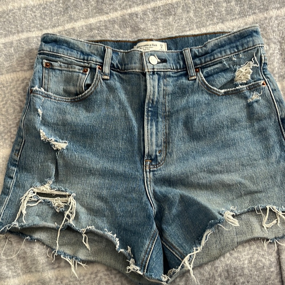 Ambercrombie high rise mom shorts